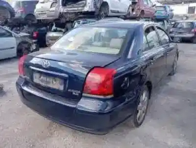 Vehicul casat toyota avensis berlina (t25) 1azfse al anului 2003 alimentat 