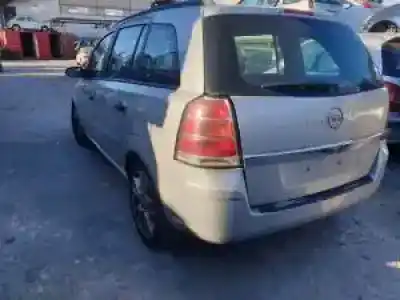 Veicolo di demolizione opel zafira b z19dtl dell'anno 2005 alimentato 