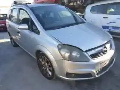 Veicolo di demolizione opel zafira b z19dtl dell'anno 2005 alimentato 