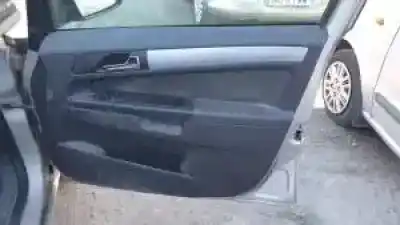 Veicolo di demolizione opel zafira b z19dtl dell'anno 2005 alimentato 