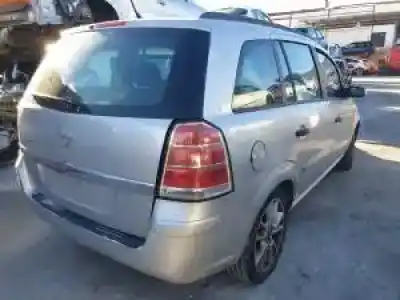 Veicolo di demolizione opel zafira b z19dtl dell'anno 2005 alimentato 