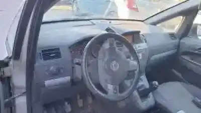 Veicolo di demolizione opel zafira b z19dtl dell'anno 2005 alimentato 