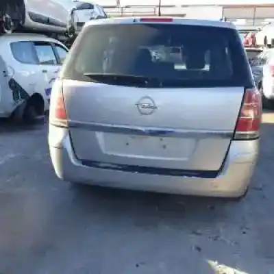 Veicolo di demolizione opel zafira b z19dtl dell'anno 2005 alimentato 