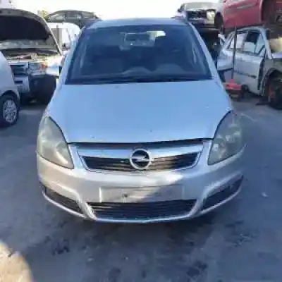 Veicolo di demolizione opel zafira b z19dtl dell'anno 2005 alimentato 