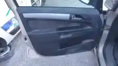 Veicolo di demolizione opel zafira b z19dtl dell'anno 2005 alimentato 