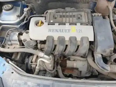 Здавання транспортного засобу renault clio ii fase ii (b/cb0) d4f706 року 2001 потужний 