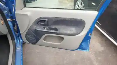 Здавання транспортного засобу renault clio ii fase ii (b/cb0) d4f706 року 2001 потужний 