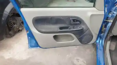 Здавання транспортного засобу renault clio ii fase ii (b/cb0) d4f706 року 2001 потужний 