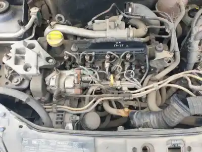 Здавання транспортного засобу renault clio ii fase ii (b/cb0) k9k700 року 2001 потужний 