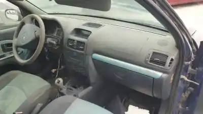Здавання транспортного засобу renault clio ii fase ii (b/cb0) k9k700 року 2001 потужний 