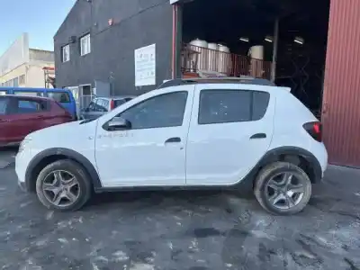 Veículo de Sucata dacia sandero h4b408 do ano 2012 alimentado 
