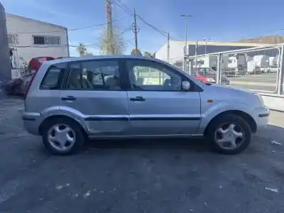 Здавання транспортного засобу ford fusion (cbk) d-f6ja року 2002 потужний 