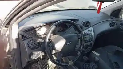 Scrapping Vehicle ford focus berlina (cak) d/f9da of the year 2004 powered 