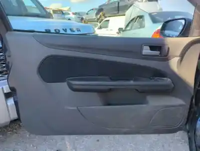 Veicolo di demolizione ford focus berlina (cap) g6da.g6db.g6dd dell'anno 2004 alimentato 