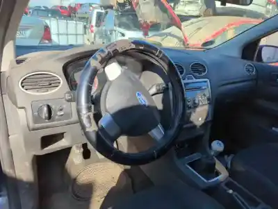 Veicolo di demolizione ford focus berlina (cap) g6da.g6db.g6dd dell'anno 2004 alimentato 