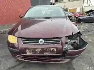 Veicolo di demolizione fiat stilo (192) 192a4000 dell'anno 2001 alimentato 