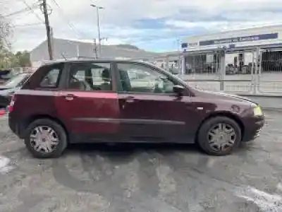 Veicolo di demolizione fiat stilo (192) 192a4000 dell'anno 2001 alimentato 