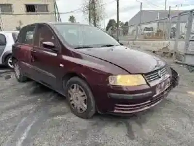 Veicolo di demolizione fiat stilo (192) 192a4000 dell'anno 2001 alimentato 