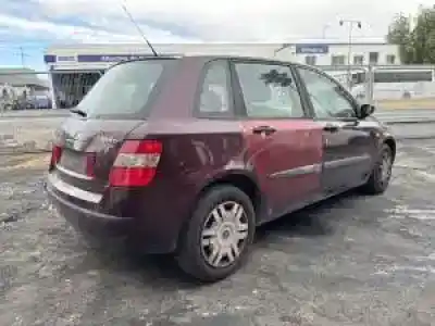 Veicolo di demolizione fiat stilo (192) 192a4000 dell'anno 2001 alimentato 