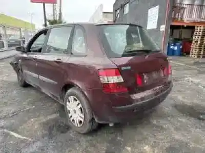 Veicolo di demolizione fiat stilo (192) 192a4000 dell'anno 2001 alimentato 