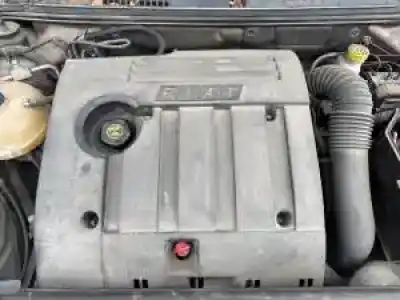 Veicolo di demolizione fiat stilo (192) 192a4000 dell'anno 2001 alimentato 