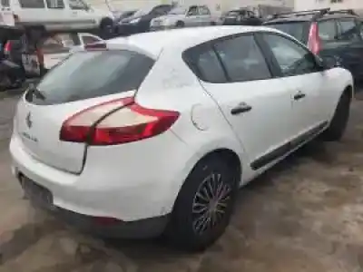 Veículo de Sucata renault megane iii berlina 5 p k4m848 do ano 2010 alimentado 
