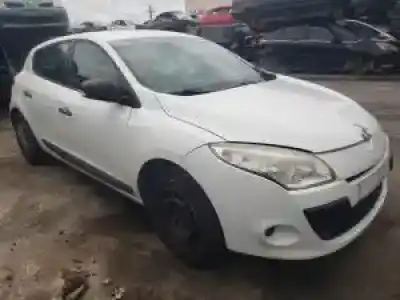 Veículo de Sucata renault megane iii berlina 5 p k4m848 do ano 2010 alimentado 