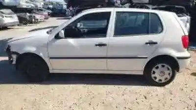 Veicolo di demolizione volkswagen polo berlina (6n2) d-aef dell'anno 1999 alimentato 