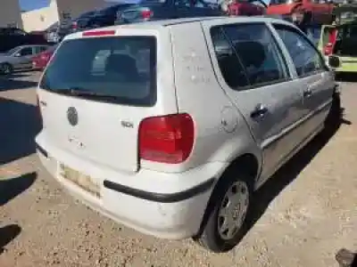Veicolo di demolizione volkswagen polo berlina (6n2) d-aef dell'anno 1999 alimentato 