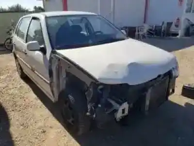 Veicolo di demolizione volkswagen polo berlina (6n2) d-aef dell'anno 1999 alimentato 