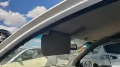 Véhicule à la ferraille kia rio (dc) a3e de l'année 2000 alimenté 