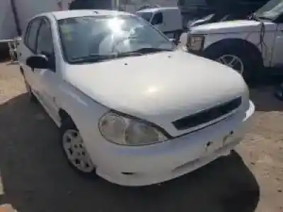 Véhicule à la ferraille kia rio (dc) a3e de l'année 2000 alimenté 