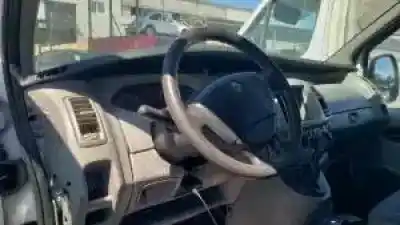 Veículo de Sucata renault trafic combi (ab 4.01) g9u630 do ano 2006 alimentado 