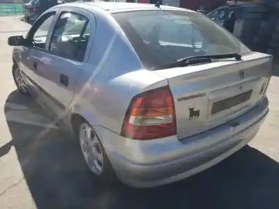 Véhicule à la ferraille opel astra g coupe y17dt de l'année 2000 alimenté 