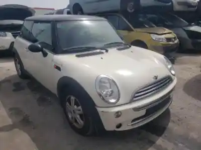 Scrapping Vehicle mini mini (r50,r53) g-w10b16a of the year 2001 powered 
