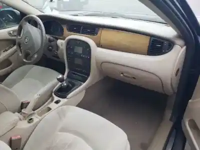 Здавання транспортного засобу jaguar x-type i (x400) 2.5 v6 a las 4 ruedas року 2001 потужний 