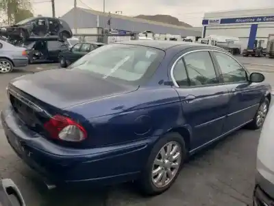Здавання транспортного засобу jaguar x-type i (x400) 2.5 v6 a las 4 ruedas року 2001 потужний 