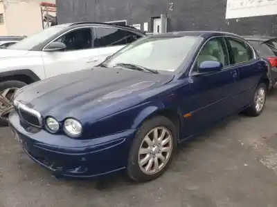 Здавання транспортного засобу jaguar x-type i (x400) 2.5 v6 a las 4 ruedas року 2001 потужний 