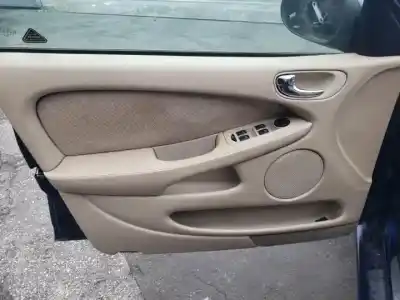 Здавання транспортного засобу jaguar x-type i (x400) 2.5 v6 a las 4 ruedas року 2001 потужний 