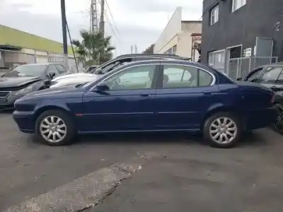 Здавання транспортного засобу jaguar x-type i (x400) 2.5 v6 a las 4 ruedas року 2001 потужний 