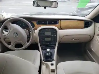 Здавання транспортного засобу jaguar x-type i (x400) 2.5 v6 a las 4 ruedas року 2001 потужний 