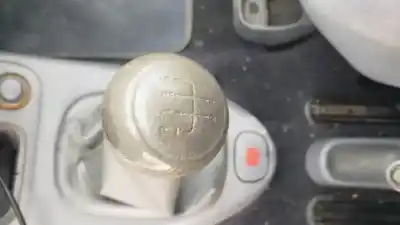 Здавання транспортного засобу renault clio ii fase i (b/cbo) e7j634 року 1998 потужний 