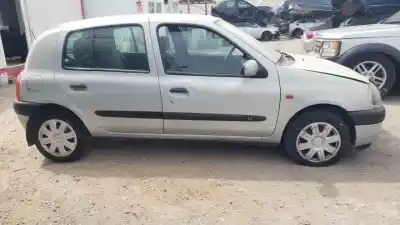Здавання транспортного засобу renault clio ii fase i (b/cbo) e7j634 року 1998 потужний 