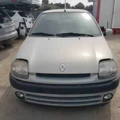 Здавання транспортного засобу renault clio ii fase i (b/cbo) e7j634 року 1998 потужний 