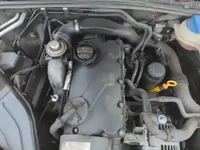 Scrapping Vehicle audi a4 avant (8e) avf of the year 2001 powered 