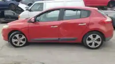 Veículo de Sucata renault megane iii berlina 5 p k4m858 do ano 2008 alimentado 