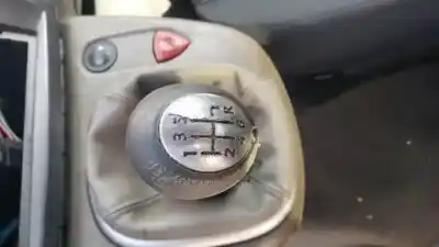Здавання транспортного засобу renault scénic ii (jm0/1_) 2.0 (jm05, jm0u, jm1n, jm1u, jm2v) року 2003 потужний 