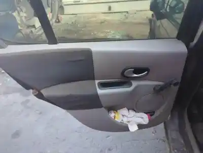 Veículo de Sucata renault grand modus k9k750 do ano 2004 alimentado 