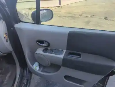 Veículo de Sucata renault grand modus k9k750 do ano 2004 alimentado 