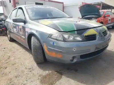 Veicolo di demolizione renault laguna ii (bg0) m9r740 dell'anno 2005 alimentato 